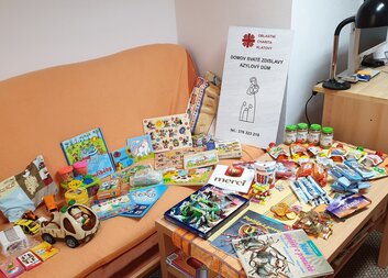 Domov sv. Zdislavy děkuje skupině HOLKY HOLKÁM