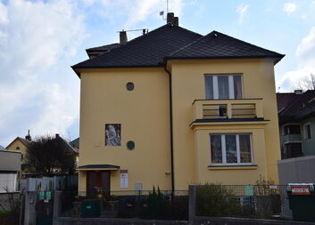 Projekt ZKD Sušice pomáhá vybrat finance na fasádu Azylového domu sv. Zdislavy v Klatovech