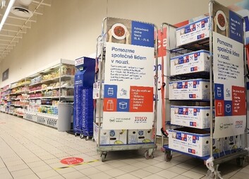 Letní potravinová sbírka Tesco