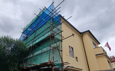 Levá strana fasády, stav 3.5.2024