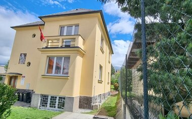 Opravená fasáda v roce 2024